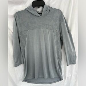 Under Armour Drifit long sleeve hooded shirt, heatgear large